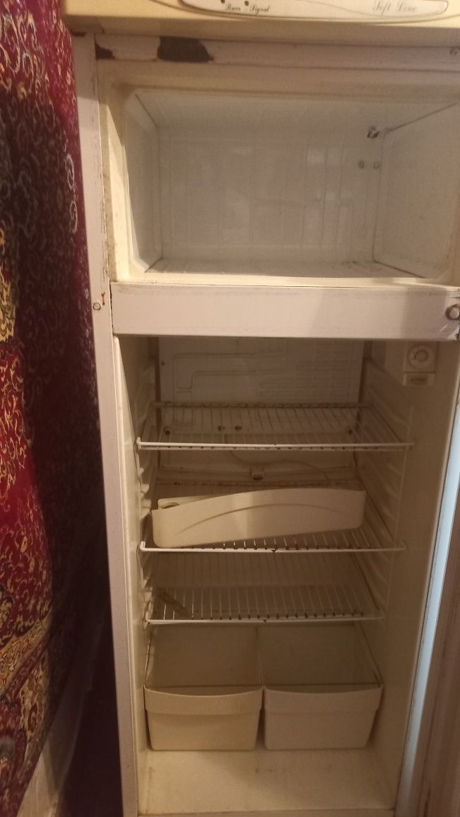 Продам неробочий холодильник