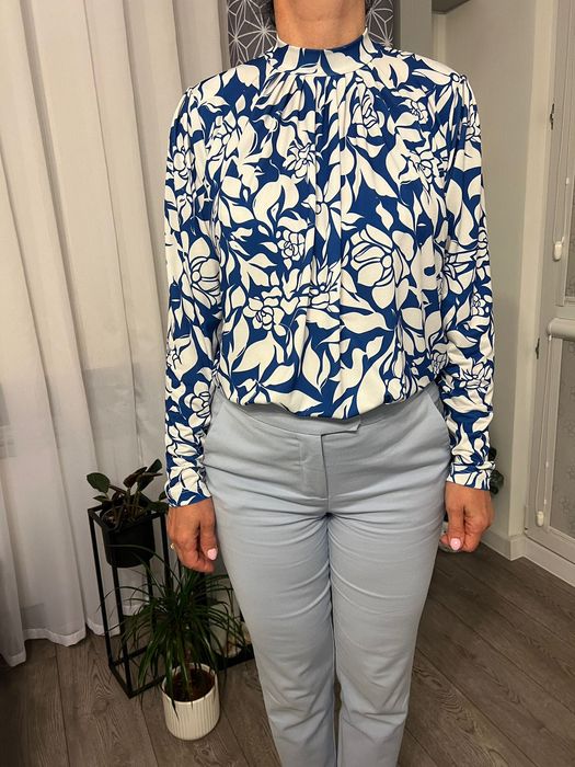 Elegancka bluzka w kwiatki
