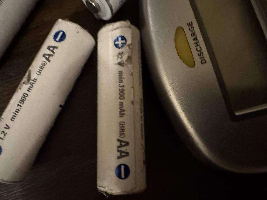 Акб АА зарядкою