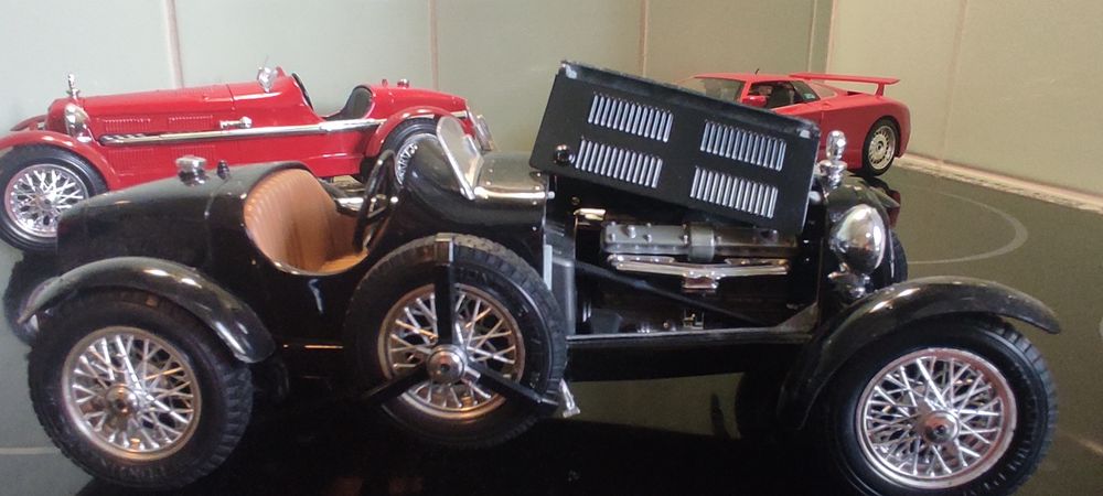 1/18 Alfa Romeo 2300 Monza Burago carro coleção miniatura