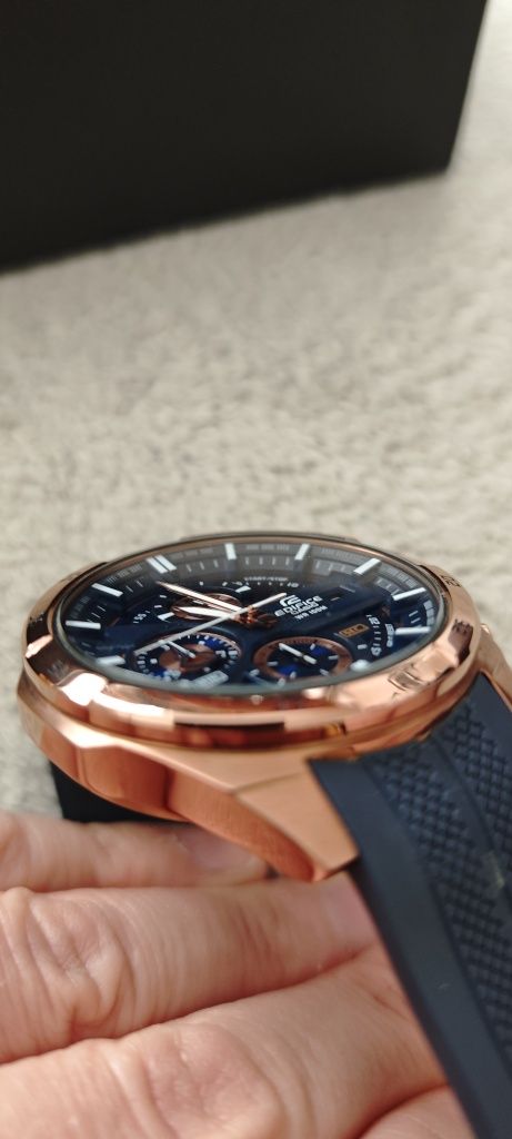 Zegarek Casio Edifice EFR-556PC-2AVUEF