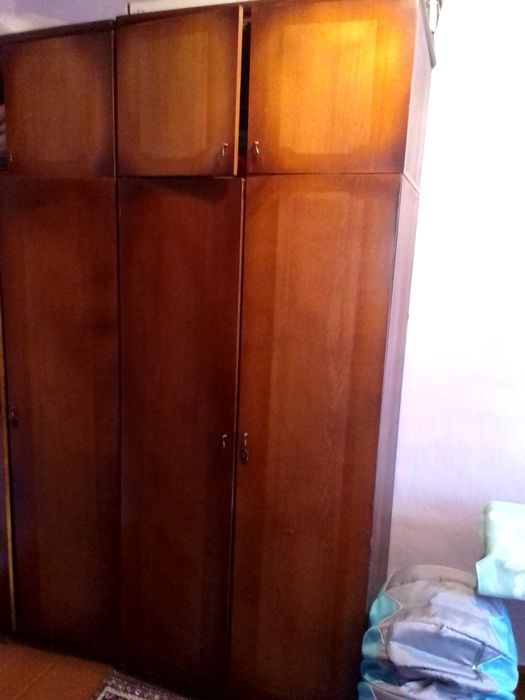 Продам два шкафа