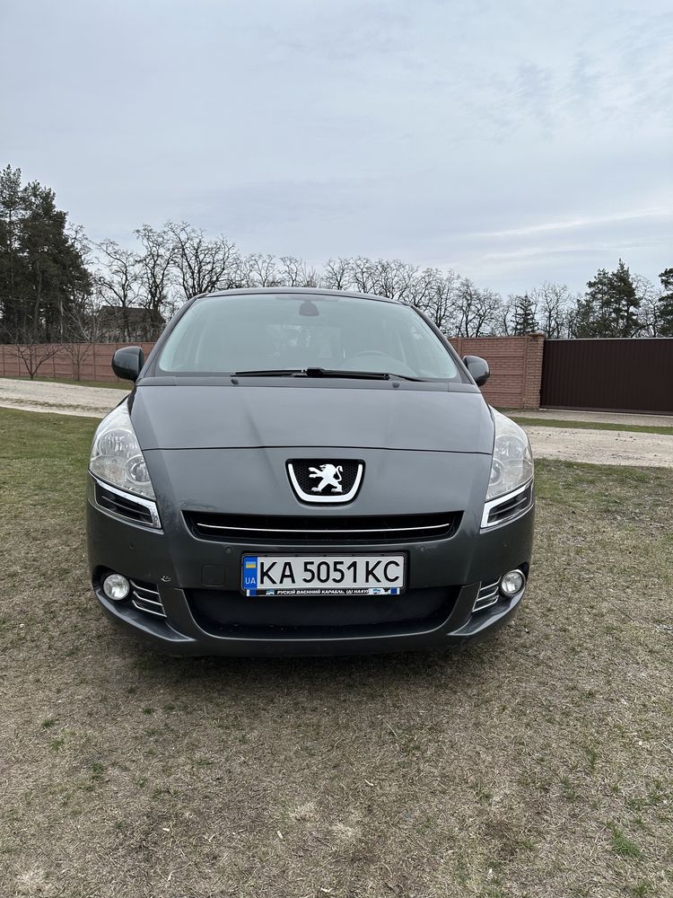 Peugeot 5008 2013