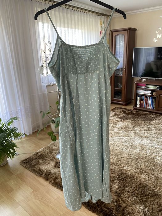 Zwiewna letnia sukienka