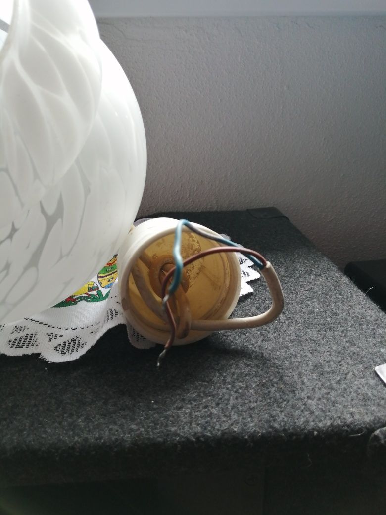 Sprzedam lampę szklaną.
