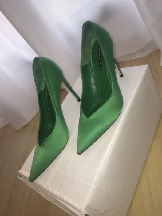 Sapato verde zara
