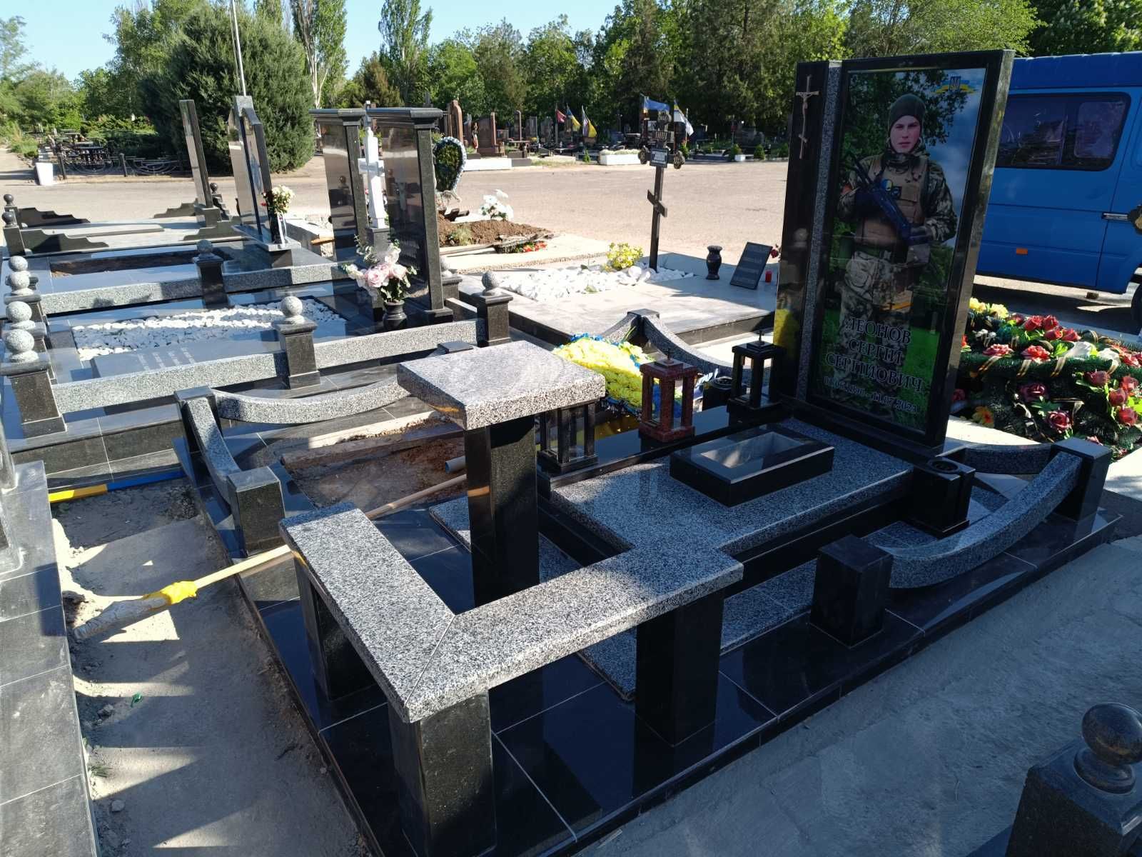 Пам"ятники р.Колос