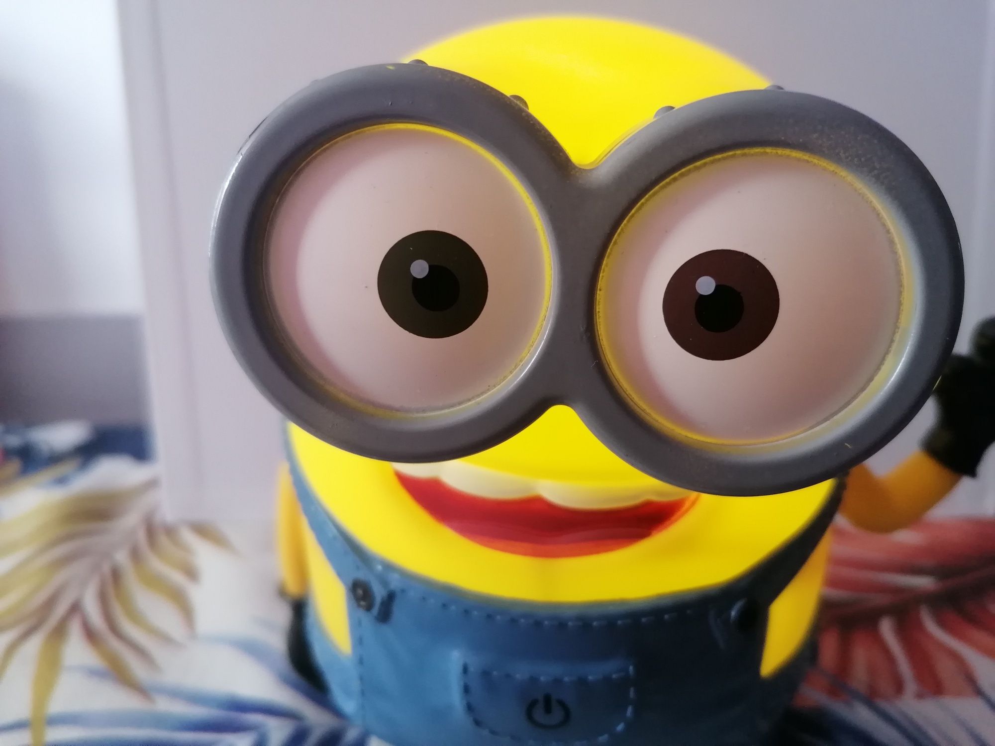 Minionek lampką swiecaca