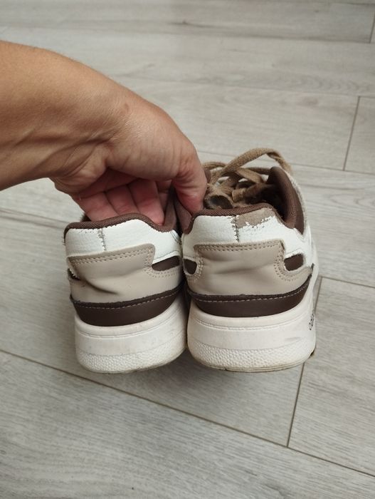 Кросівки шкіряні odidos 36 розмір