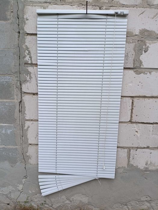 Жалюзи белые 65 на 130 см