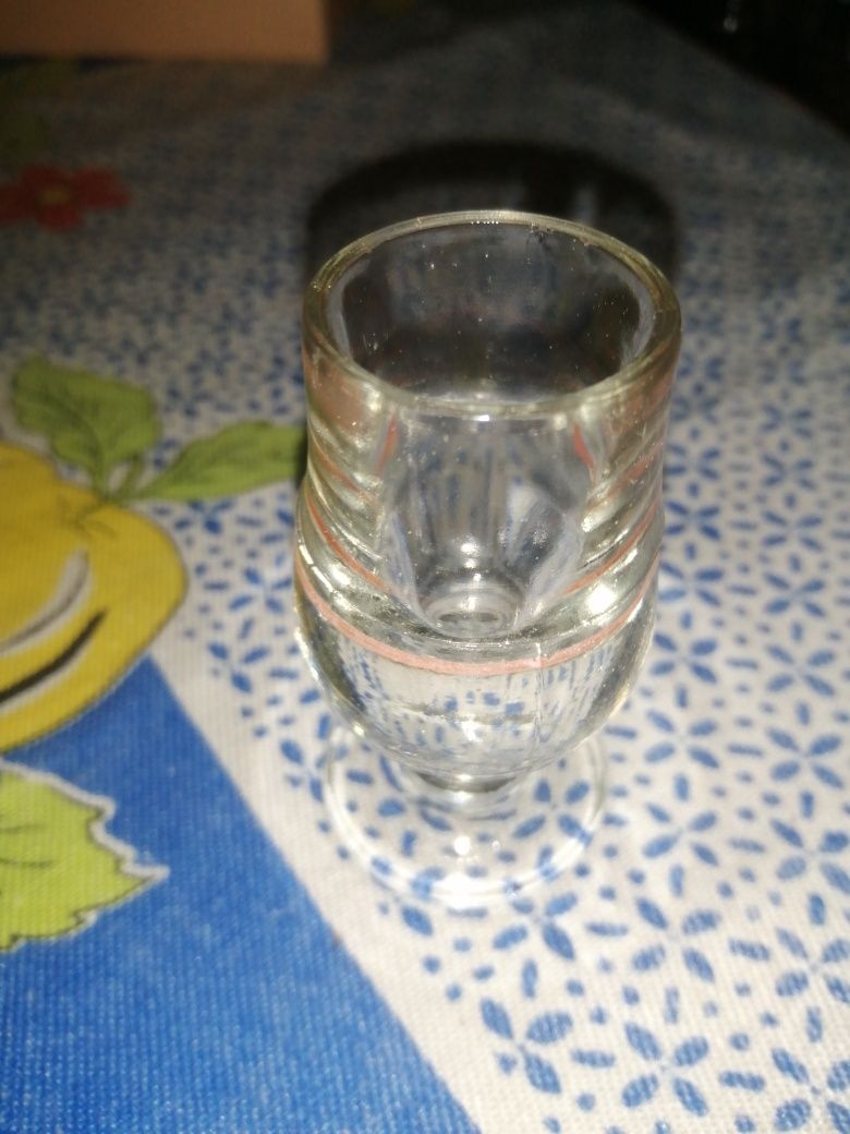 Copo antigo de bebidas espirituosas