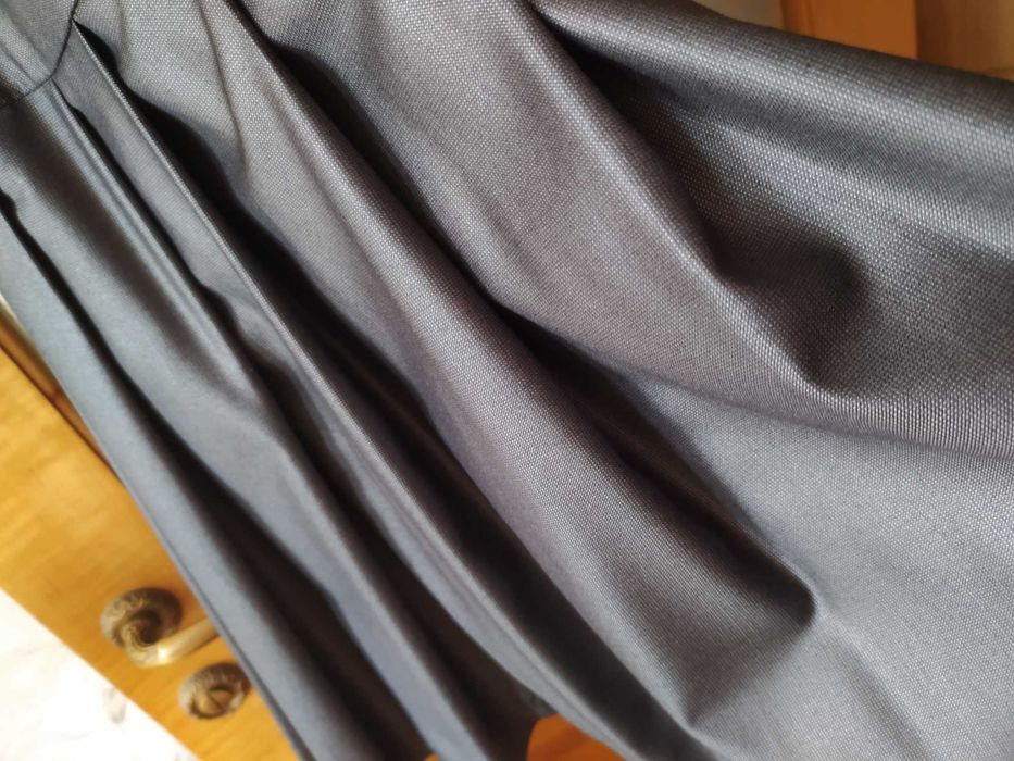 Сукня з костюмної тканини