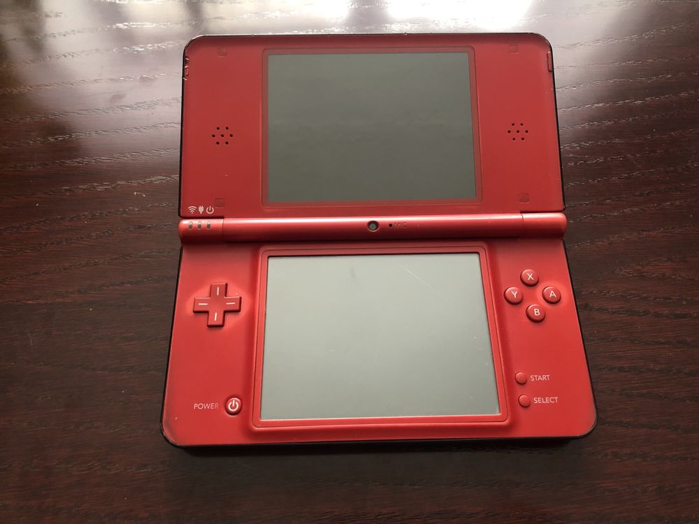 Konsola Nintendo DSi XL w limitowanej wersji Super Mario Bross 25th