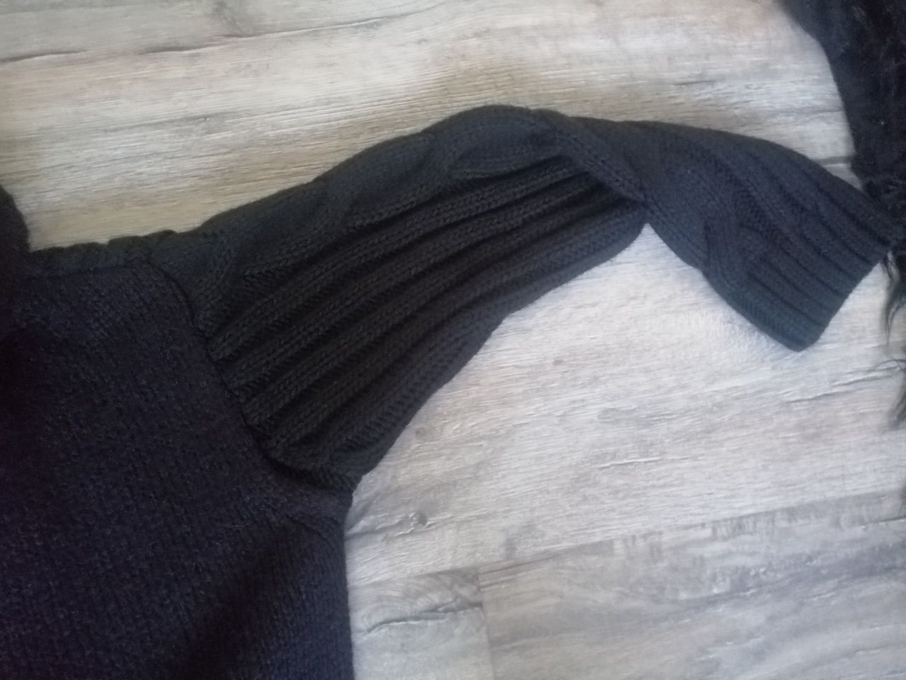 Cocomore czarny wiązany sweter