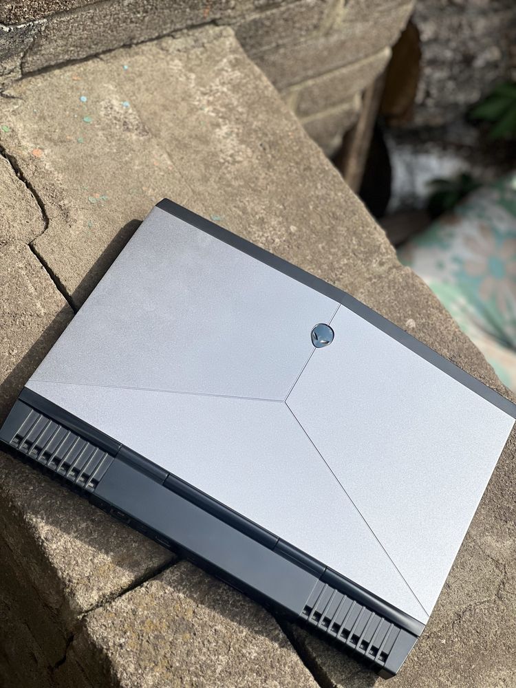 Dell Alienware 13 R3 OLED