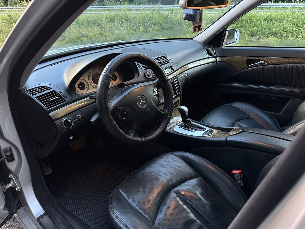 Mercedes-Benz E-Class W211 Universal 3.2 CDI