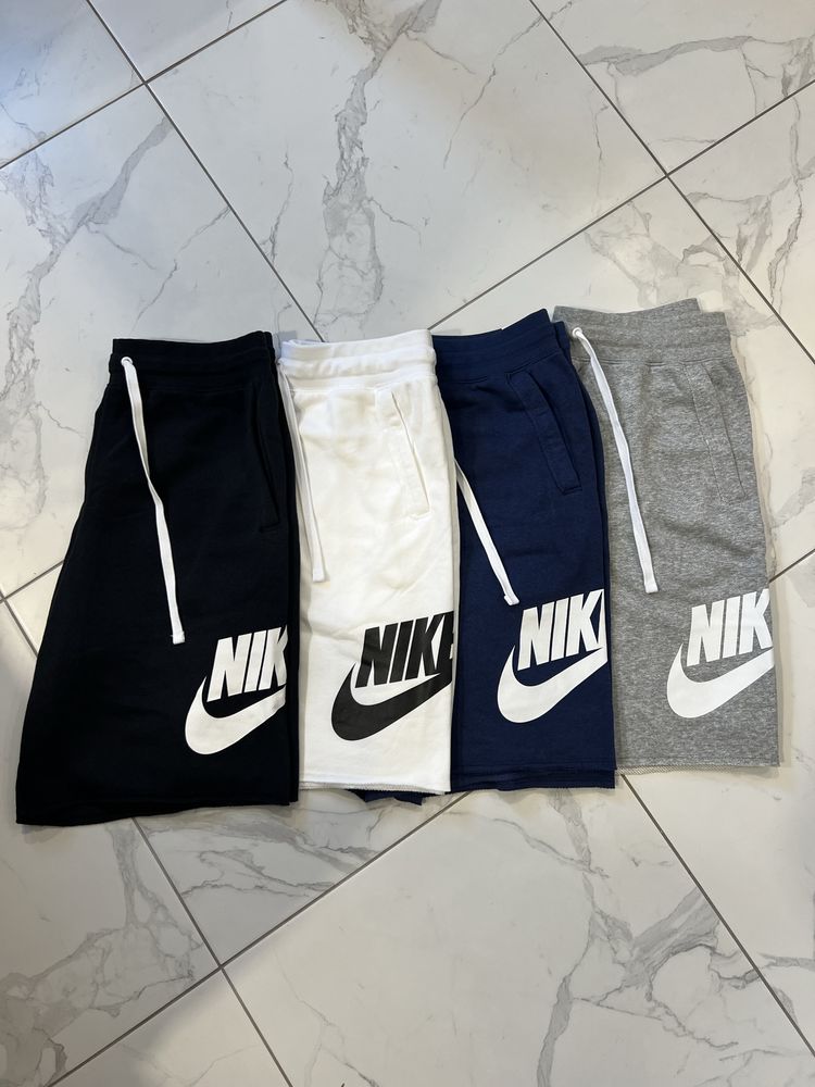 Оригінальні шорти Найк. NIKE CLUB ALUMNI