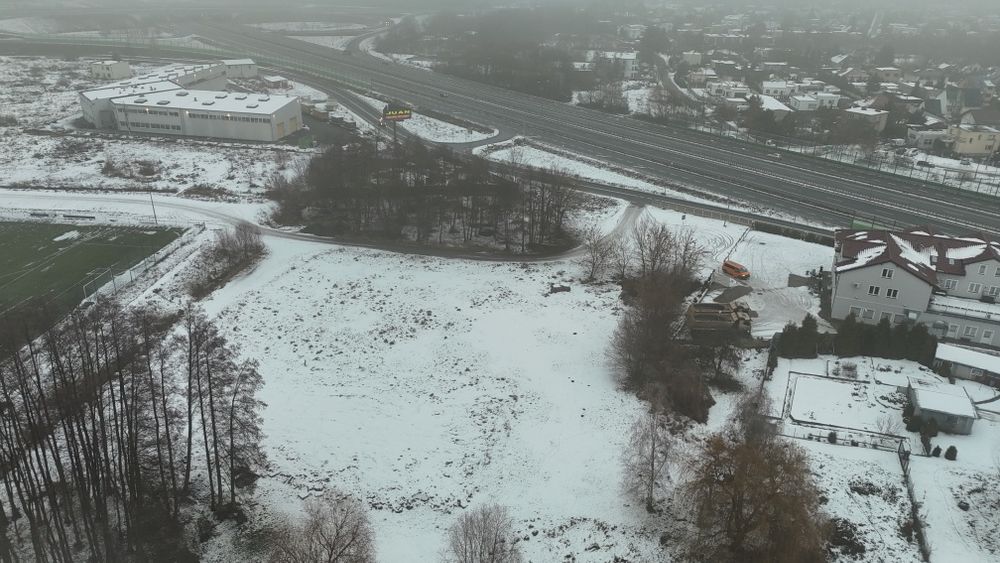 Działka na wynajem przy węźle s5/s10 w Białych Błotach