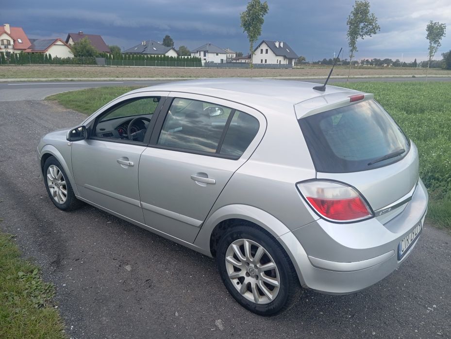 Astra H 1.6  Fajny stan Bez rdzy ! Aktualne!!