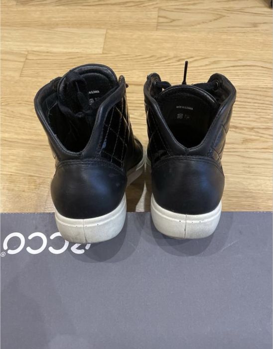 Женские кожаные кеды Ecco 37