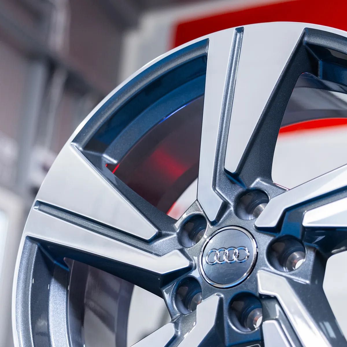 FABRYCZNIE NOWE Oryginalne Felgi Audi 18" A3 A4 A6 A8 Q2 Q3 TT