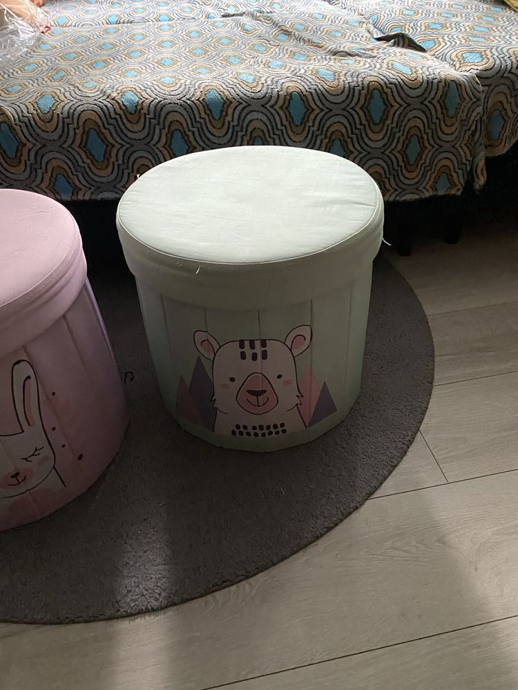 Pufy z możliwiścią schowka