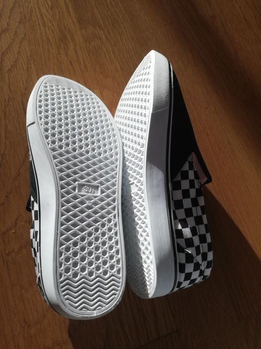 Sapatos slip on NOVOS