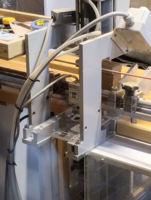 Wiertarka pneumatyczna na zawiasy blum