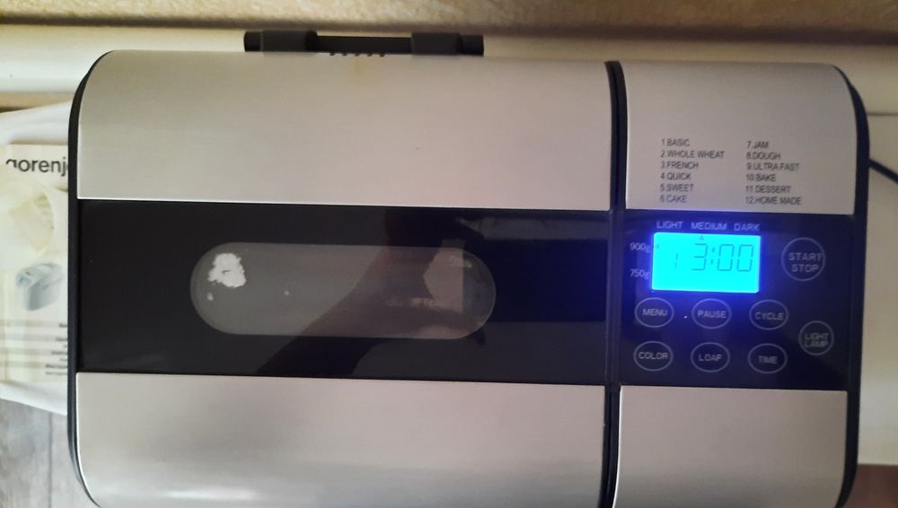 Хлебопічка Gorenje BM 900 AL