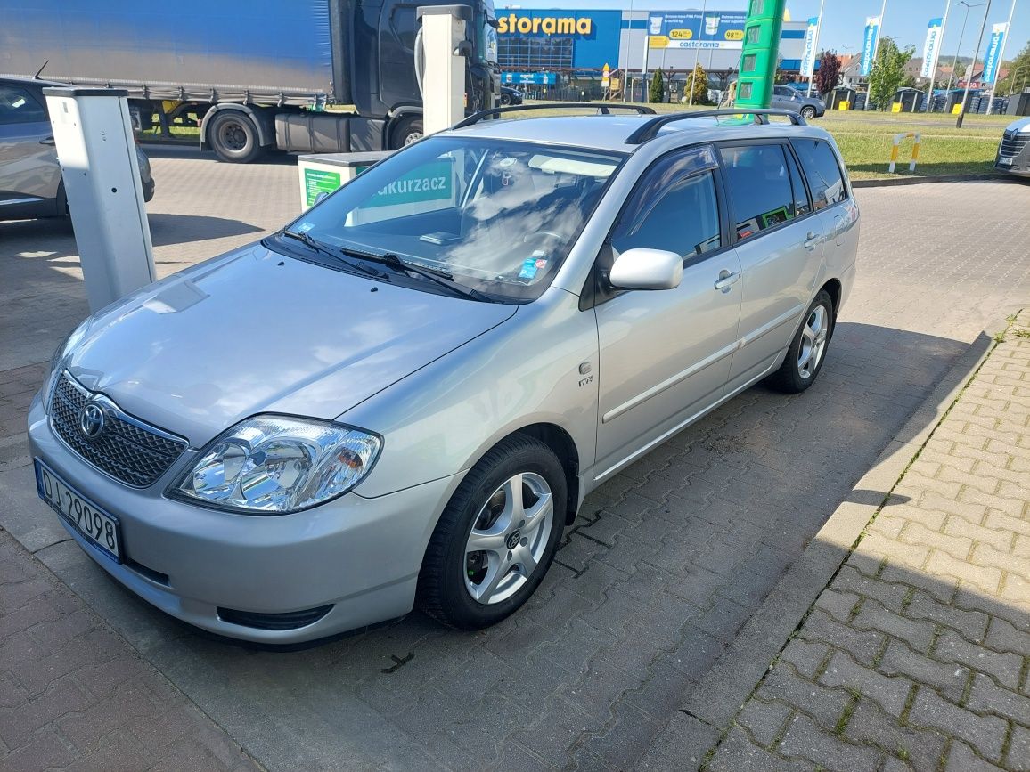 Toyota Corolla Salon Polska automat  97 tys km kombi 100% ASO Sol