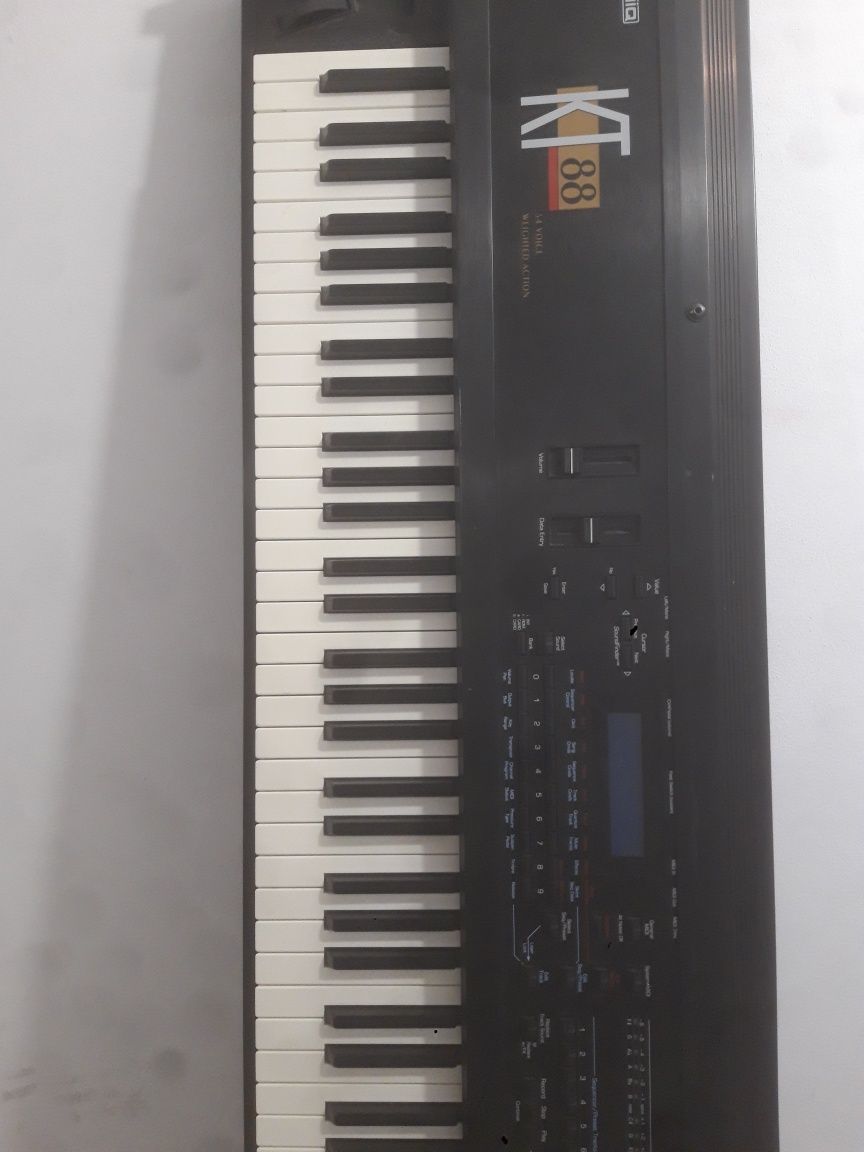Ensoniq KR 88 syntezator