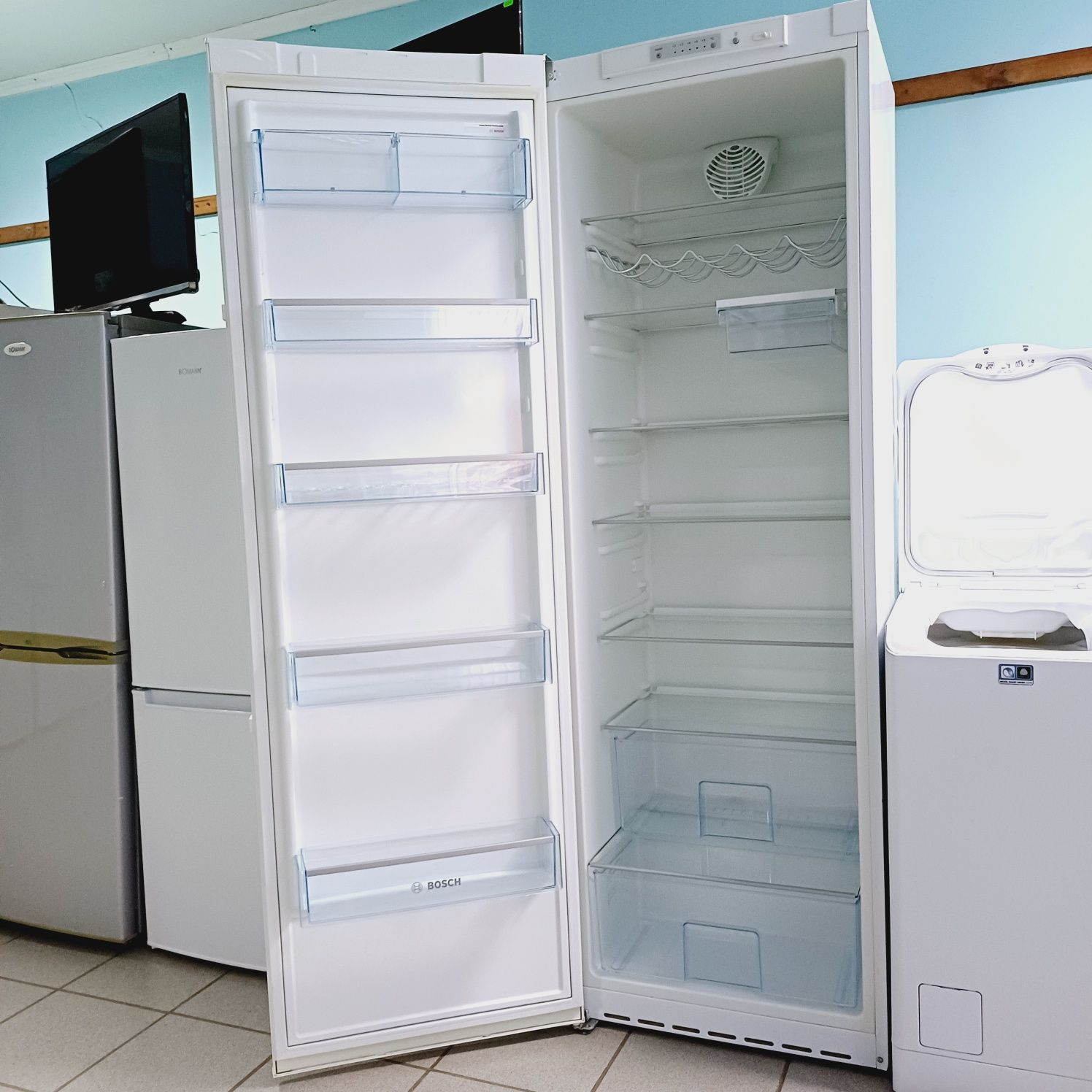Великий холодильник BOSCH  185 см