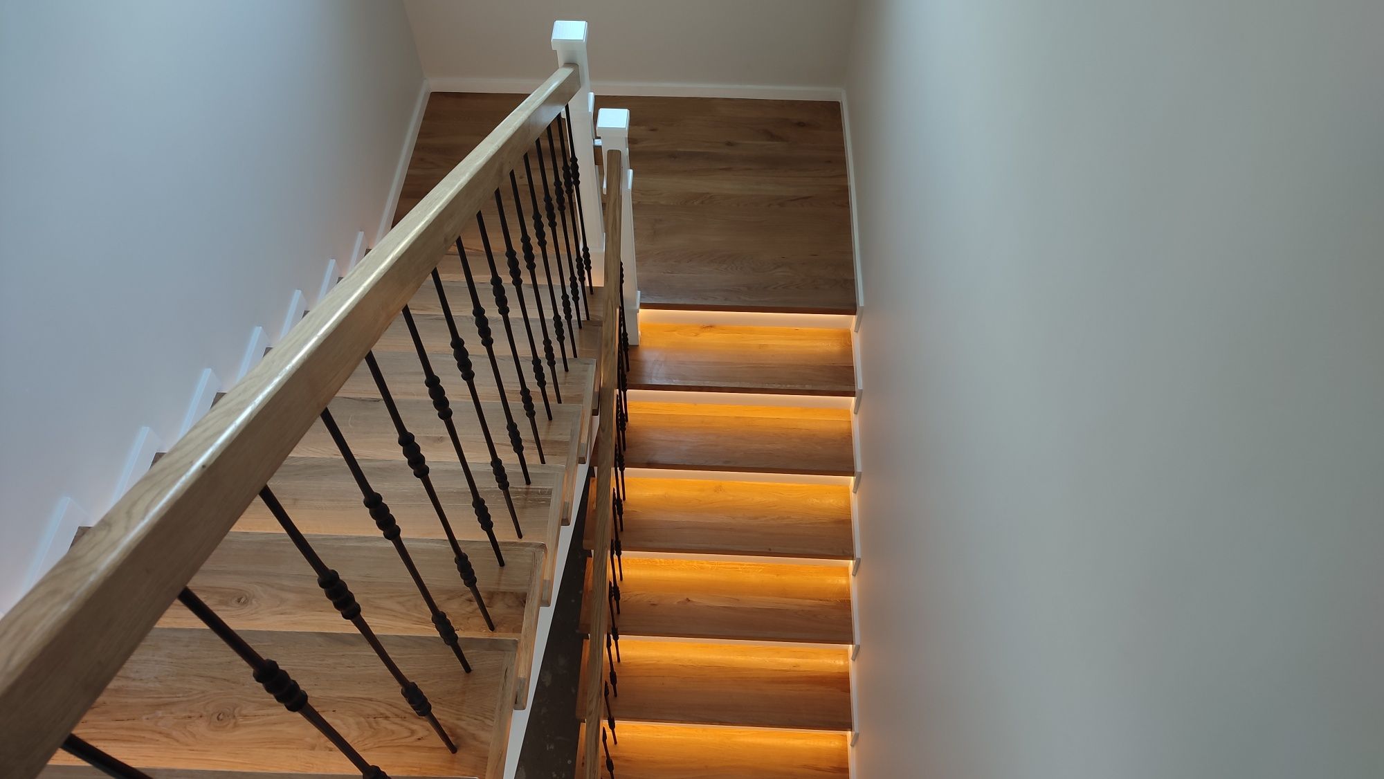 Schody na beton wraz z balustradą