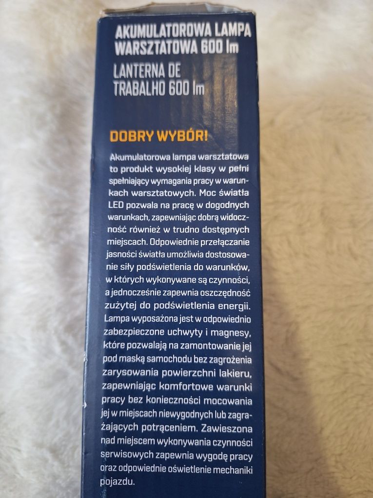 Akumulatorowa lampa warsztatową
