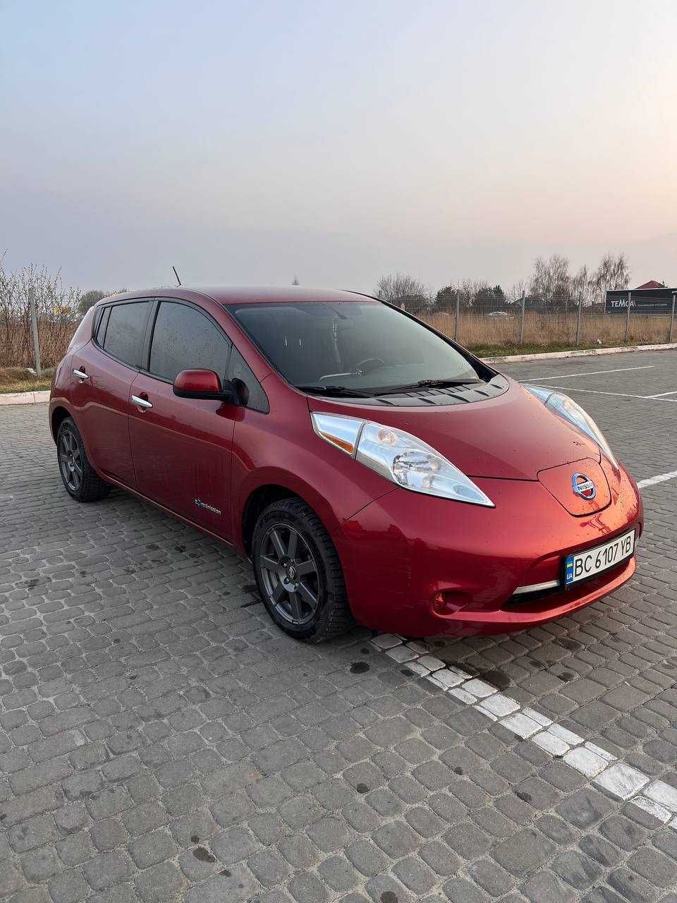 Nissan Leaf 2014 24 кВт 11 поділок Без швидкісної зарядки Львів