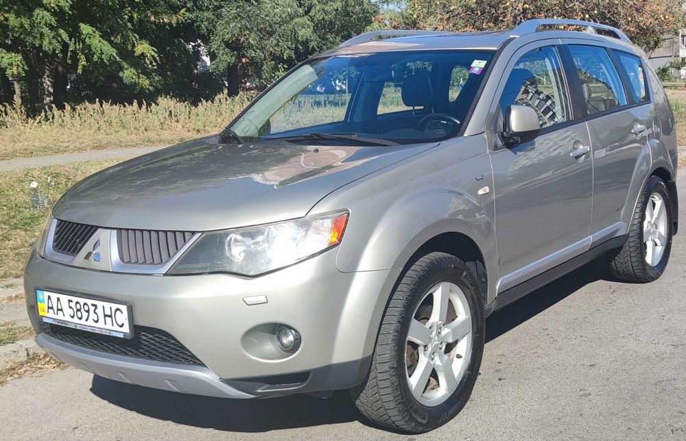 Mitsubishi Outlander XL