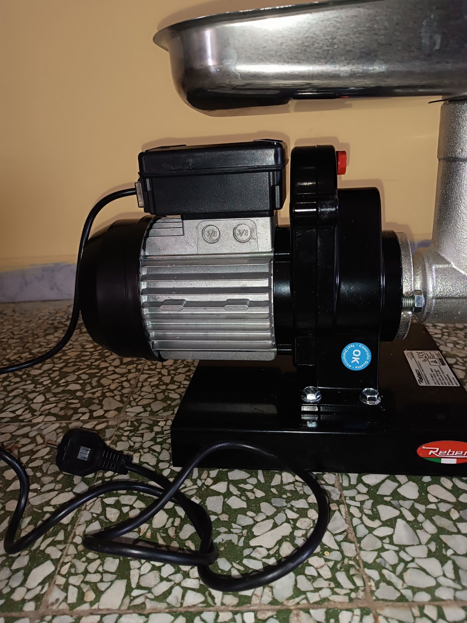 М'ясорубка Reber N.12 0.4HP (500W).