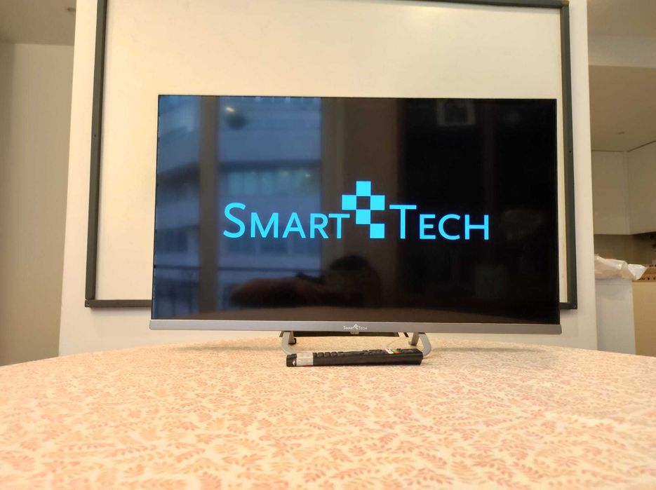 Smart Tech 32″ - Smart TV HD Android
