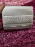Mala Valentino usada poucas vezes
