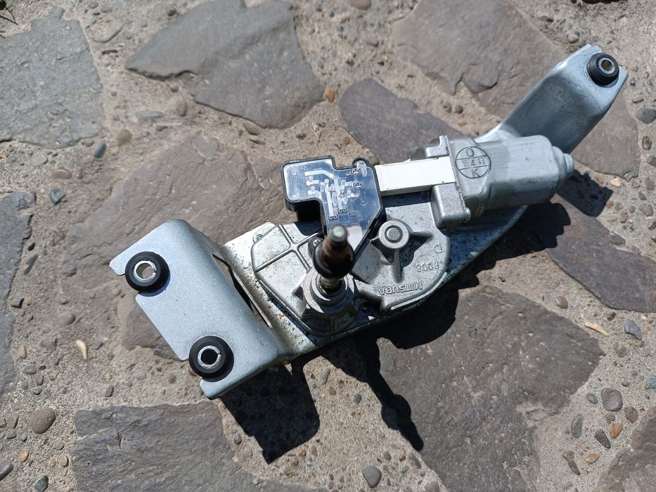 Моторчик заднього двірника, Склоочисника Bmw Е81,84,87,Е61,E90,91,f11,