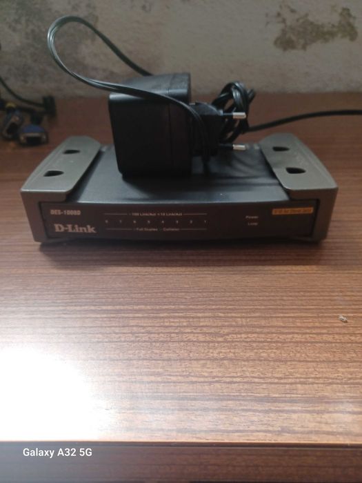 Switch D-Link DES-1008D