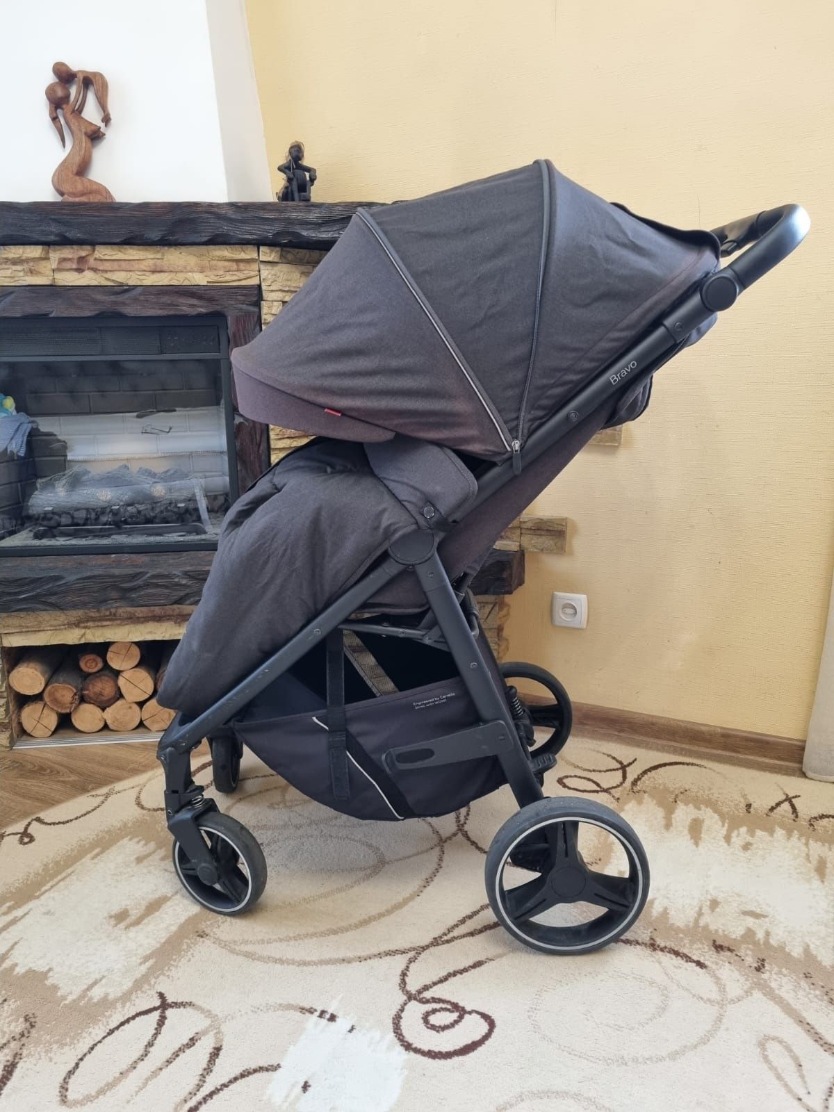 Коляска Carrello Bravo прогулочная