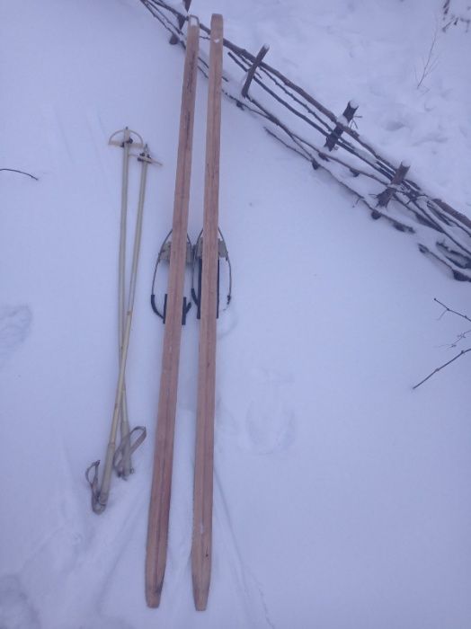 Лыжи ретро деревянные Быстрица Нововятск с креплением и палки ссср