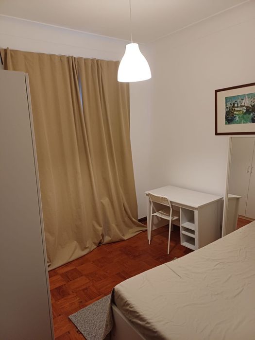 Quarto pra arrendar em lisboa preferencia estudante proximo ao metro