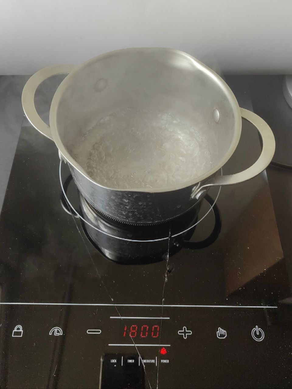 Kuchenka indukcyjna MKE-06