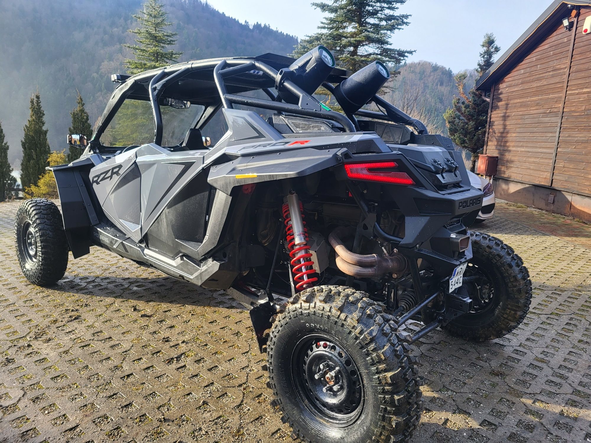 Polaris RZR PRO R 4