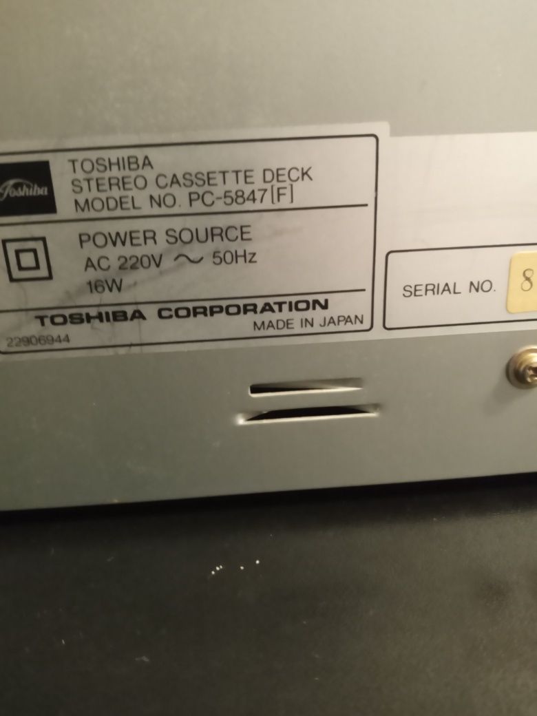 Продается кассетная дека TOSHIBA PC-5847F