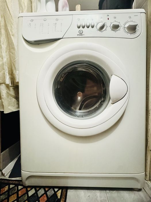 Пральна машина Indesit WS84TX