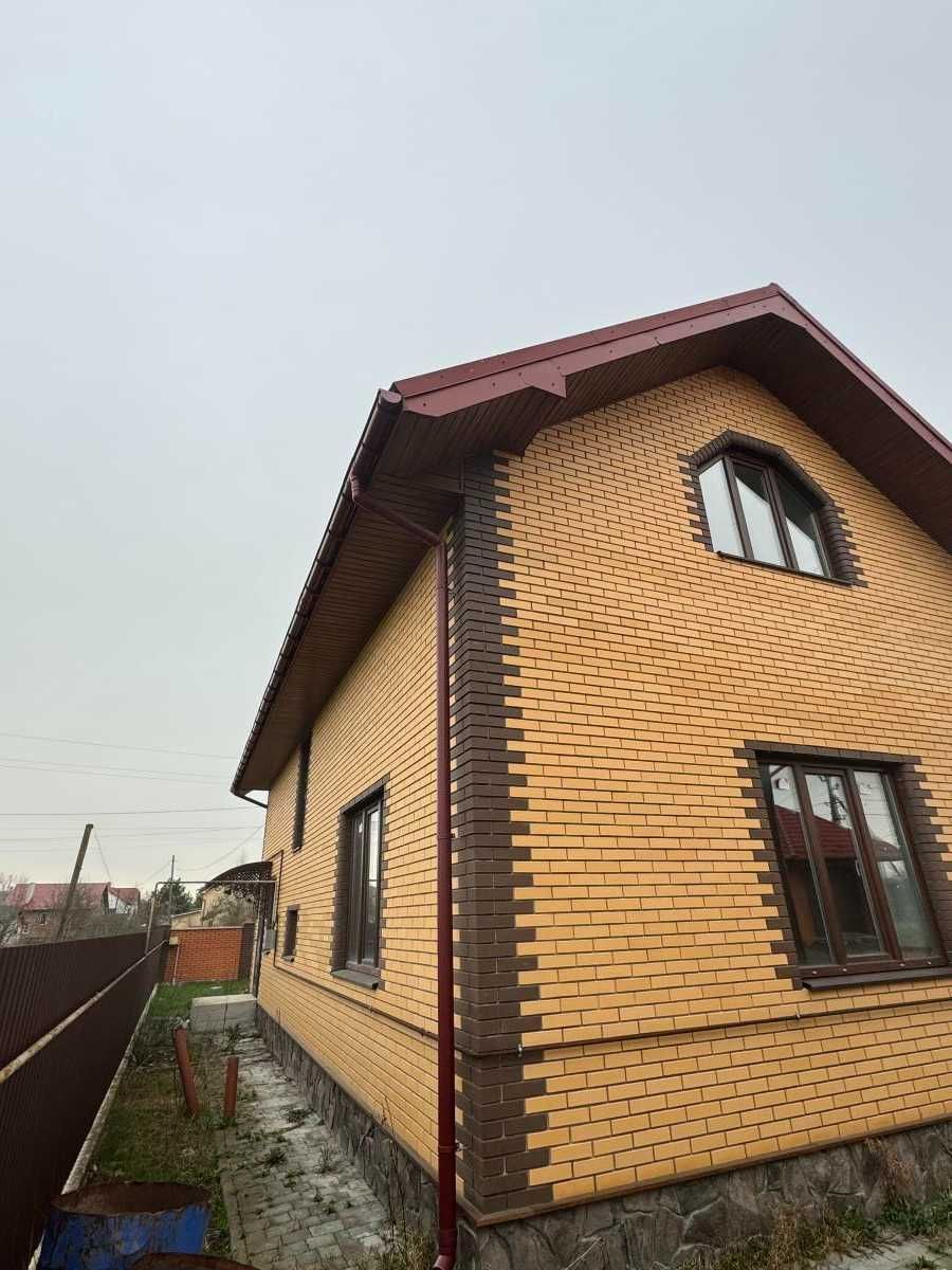 Затишний БУДИНОК в с. Загвіздя з земельною ділянкою