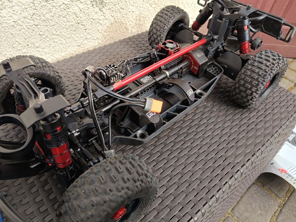 Model RC Arrma Mojave 4s+ pakiety+ dumbo RC z żyroskopem